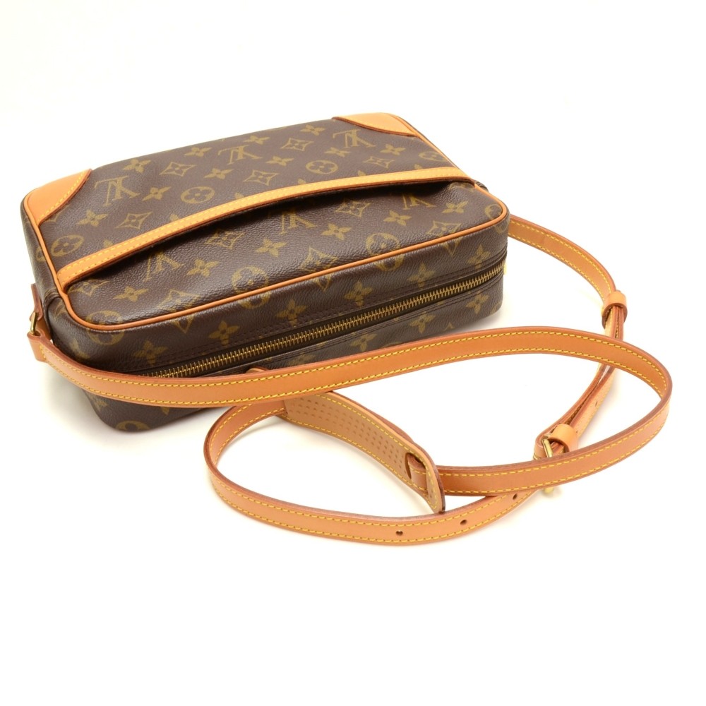 Louis Vuitton Trocadero 27 Diagonally hung Shoulder Bag Monogram Brown  M5127
