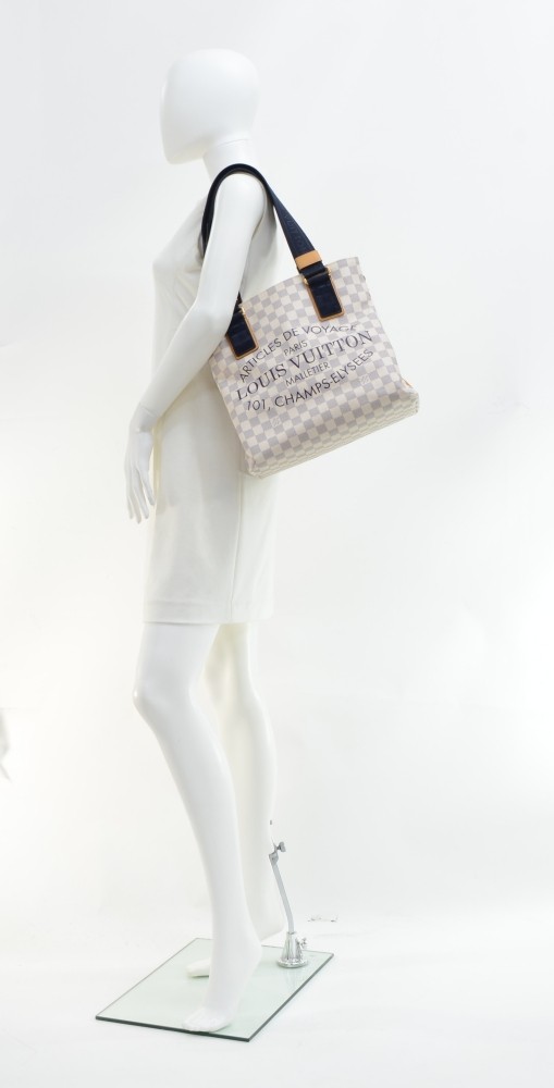 Louis Vuitton Limited Edition White Canvas Capri Articles De