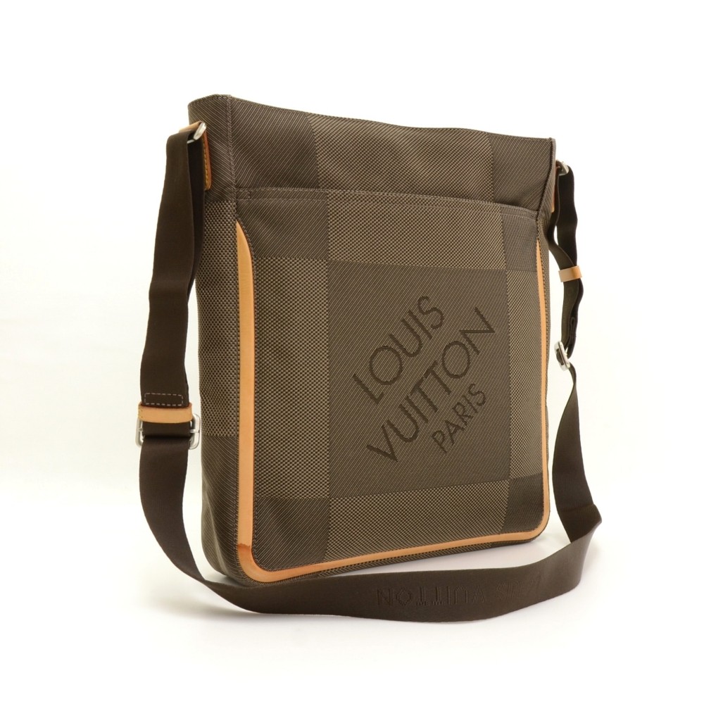 Louis Vuitton, Bags, Vuitton Damier Geant Canvas Explorateur Messenger  Bag