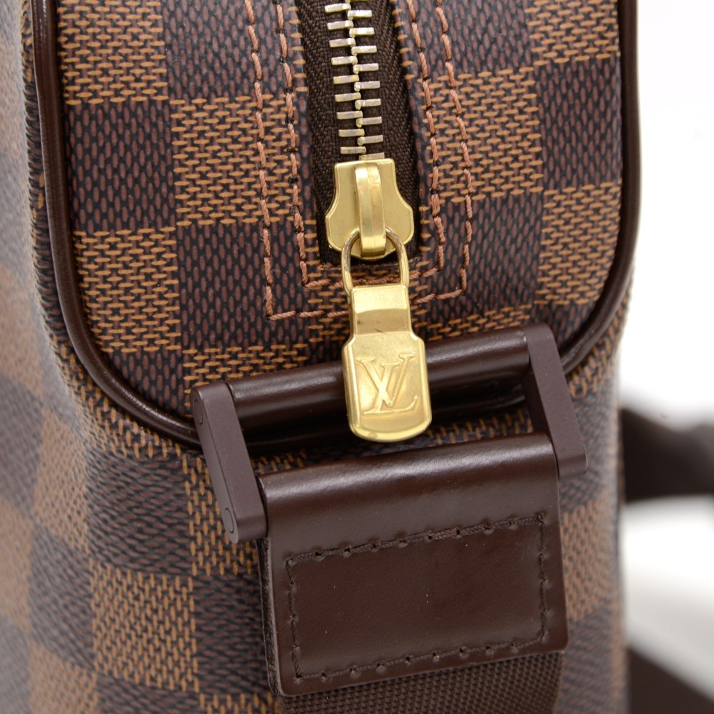 LOUIS VUITTON OLAV PM BAG IN DAMIER EBONY CANVAS HAND BAG Brown Cloth  ref.365177 - Joli Closet