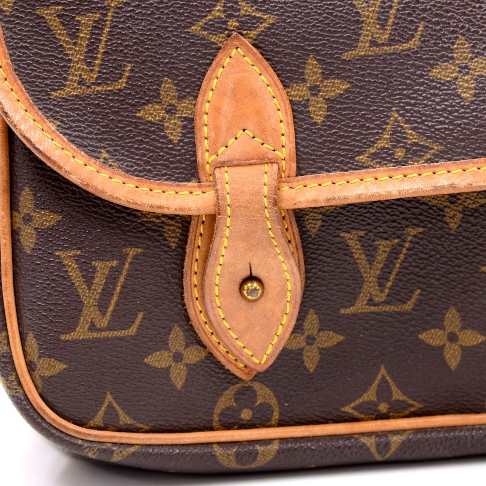 Louis Vuitton Monogram Sac Gibeciere MM Crossbody Bag at 1stDibs  louis  vuitton gibeciere mm, sac gibeciere louis vuitton, sac louis vuitton