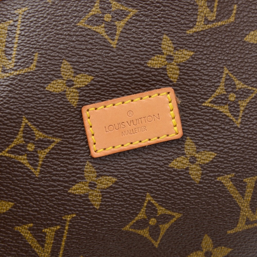 Vintage Louis Vuitton Saumur 30 Monogram Canvas 👀🙈➡️ This is the bag I  prefer all summer long 🌞🌞🌞 for more vintage luxury Bag's visit…