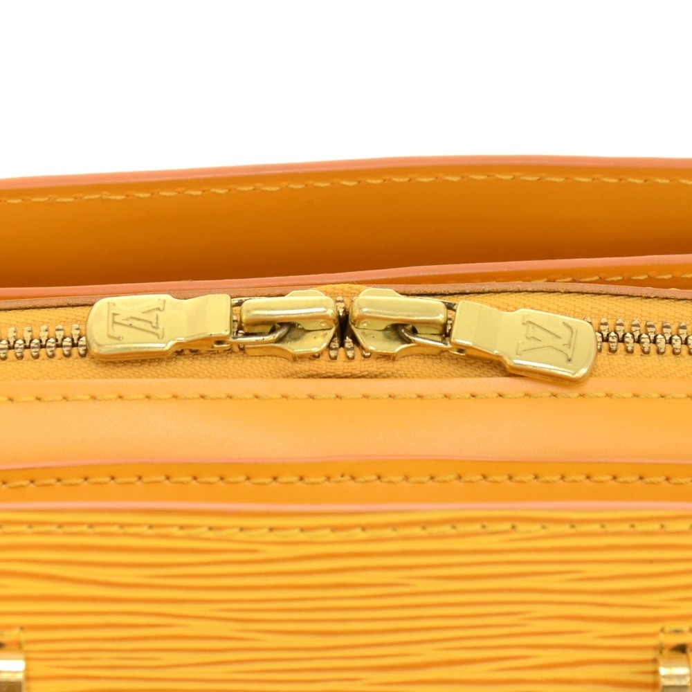 Pont neuf leather handbag Louis Vuitton Yellow in Leather - 30101466