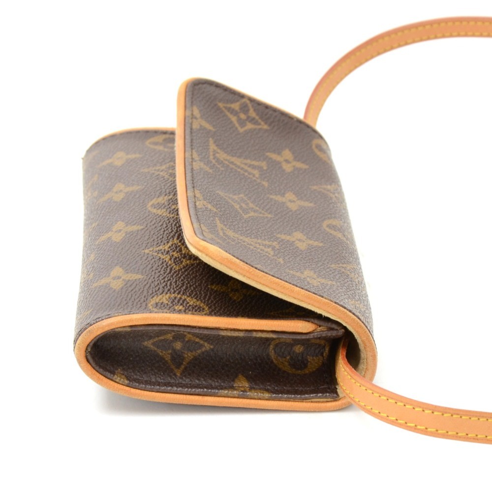 Louis Vuitton Vintage Monogram Canvas Pochette Twin PM Shoulder Bag (S –  LuxeDH