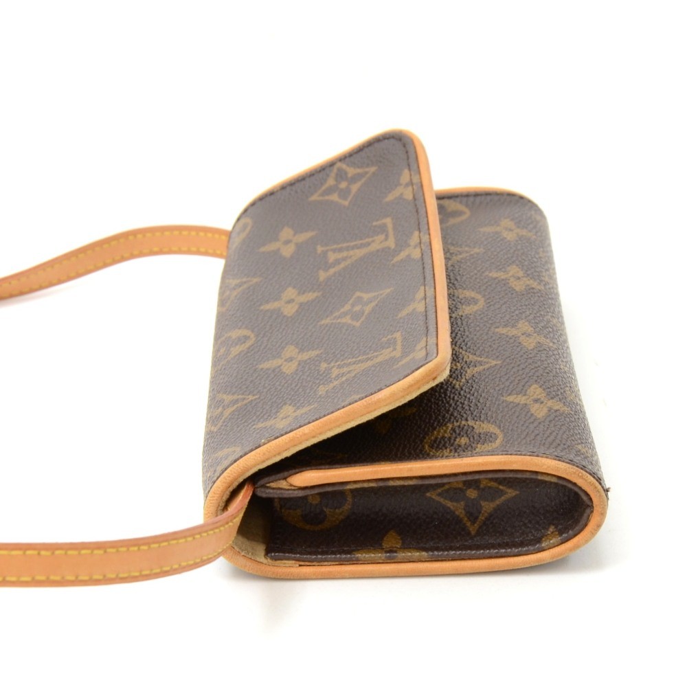 Louis Vuitton Pochette Twin PM Monogram Shoulder Bag - Farfetch