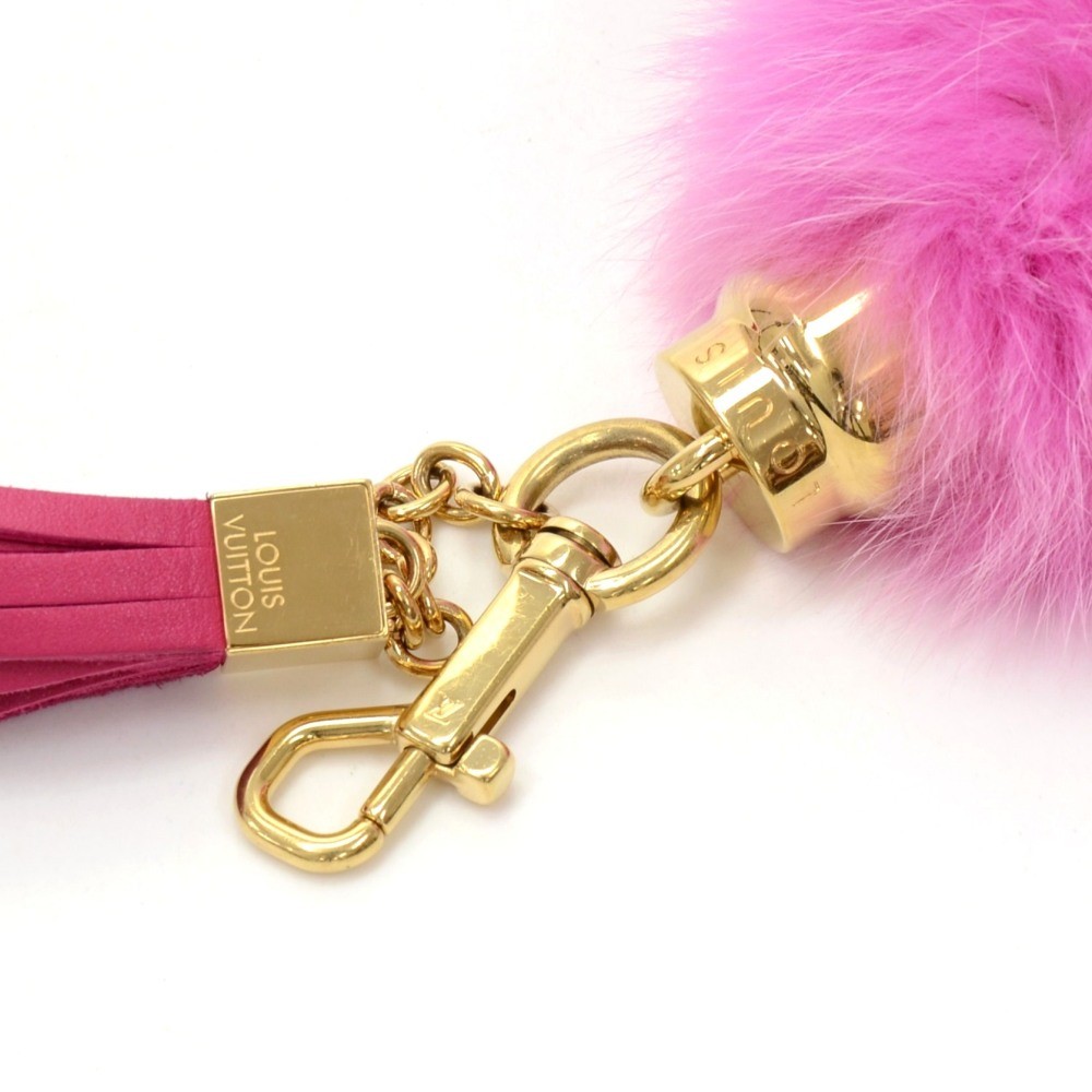 Mink bag charm Louis Vuitton Pink in Mink - 21666831