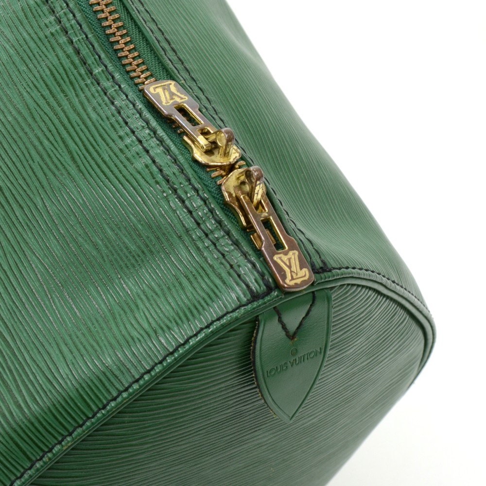 Keepall leather 48h bag Louis Vuitton Green in Leather - 34501156