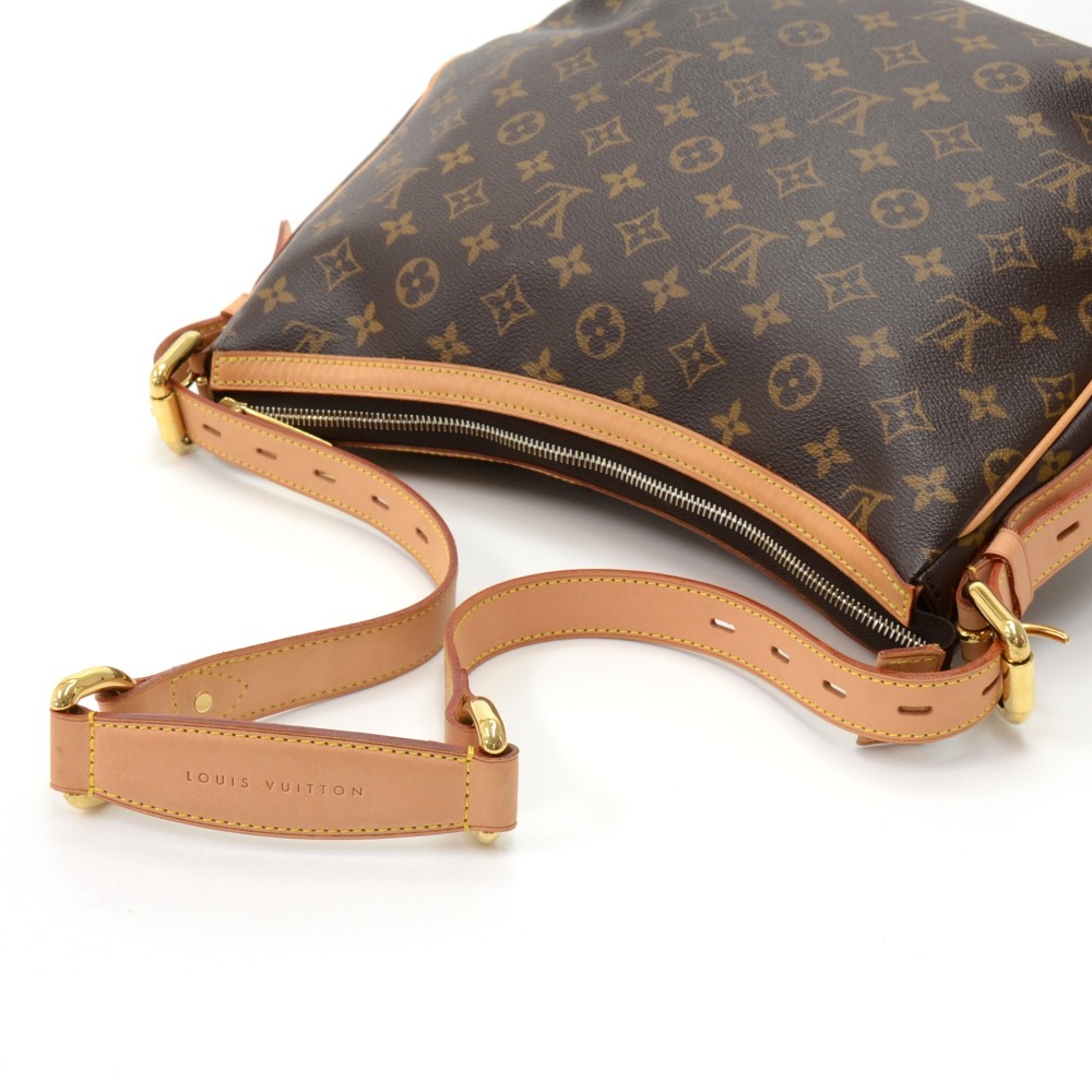 Brendan Reid Imaging - Louis Vuitton Tulum PM Monogram Shoulder Bag.  Excellent Condition