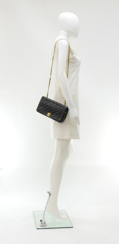 Vintage Chanel 9 Black Quilted Leather Shoulder Classic Flap Bag Exce