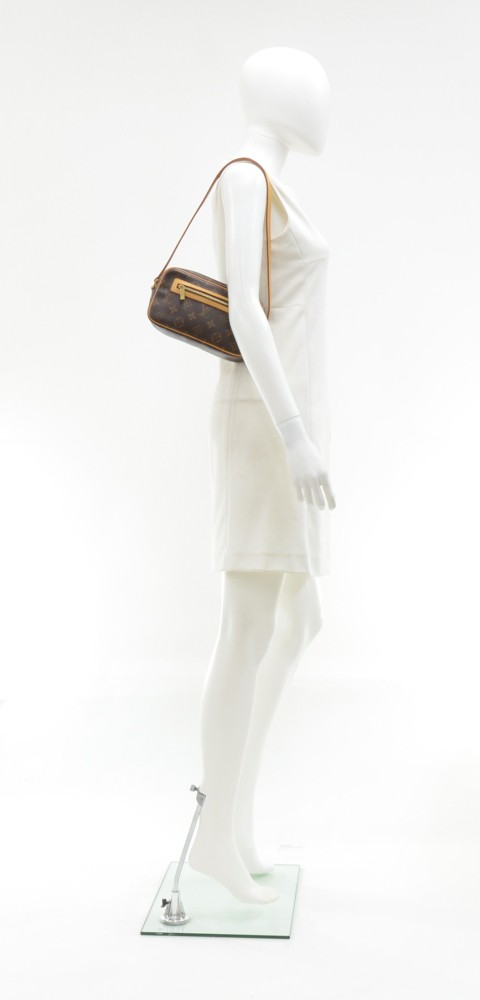 ❣️最後優惠❣️ LV Vintage Louis Vuitton Monogram Excentri Cite Hand Bag M51161～竪形駱駝包,  女裝, 手袋及銀包, Tote Bags - Carousell