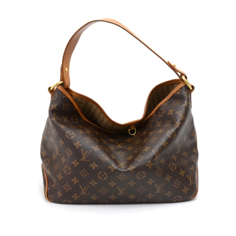 What's In My Bag  Louis Vuitton Delightful PM 
