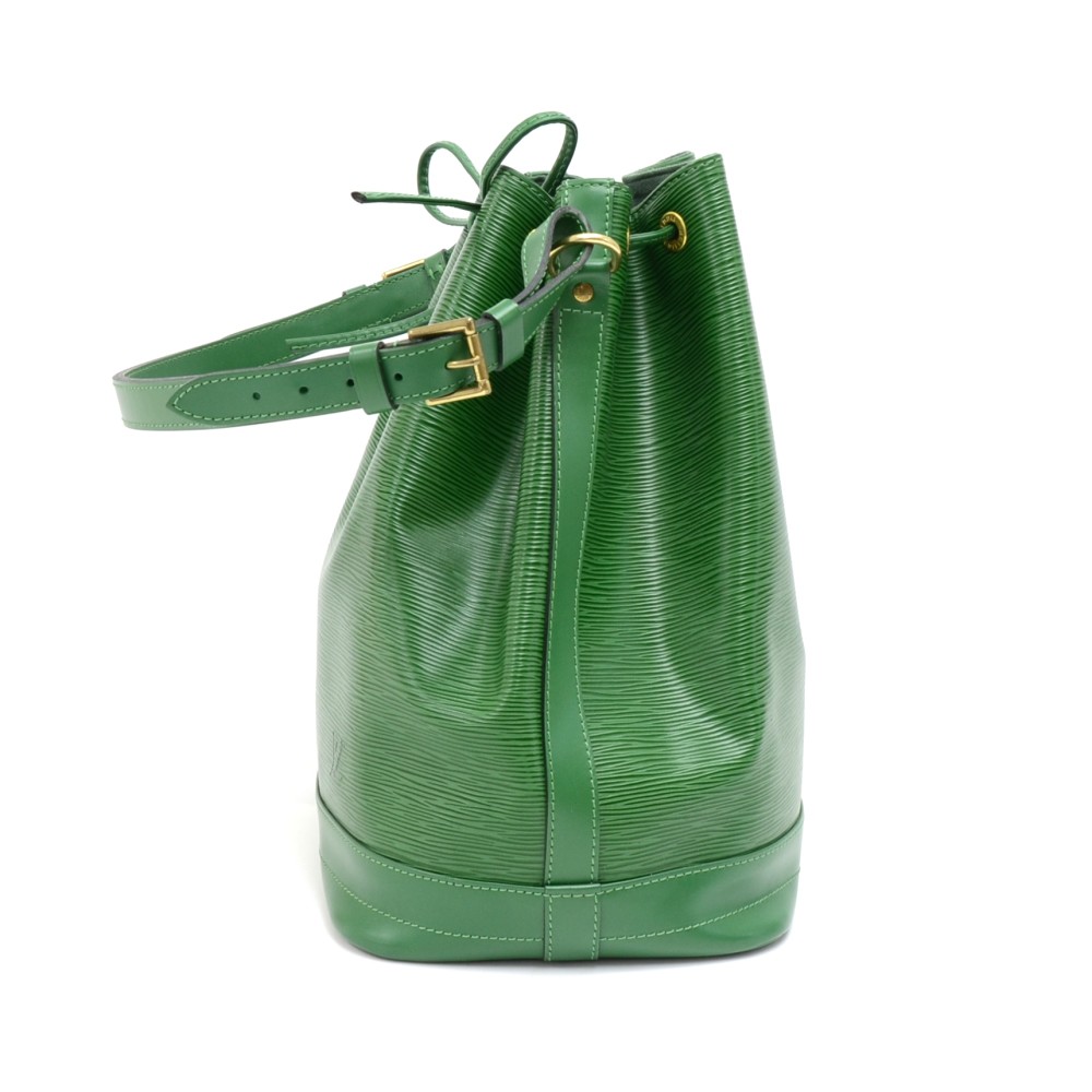 Louis+Vuitton+Petit+No%C3%A9+Bucket+Bag+PM+Green%2FRed+Leather for
