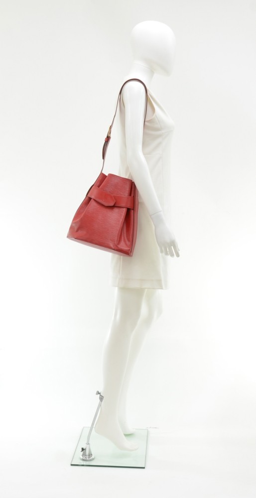 Sac d'épaule leather handbag Louis Vuitton Red in Leather - 17449337