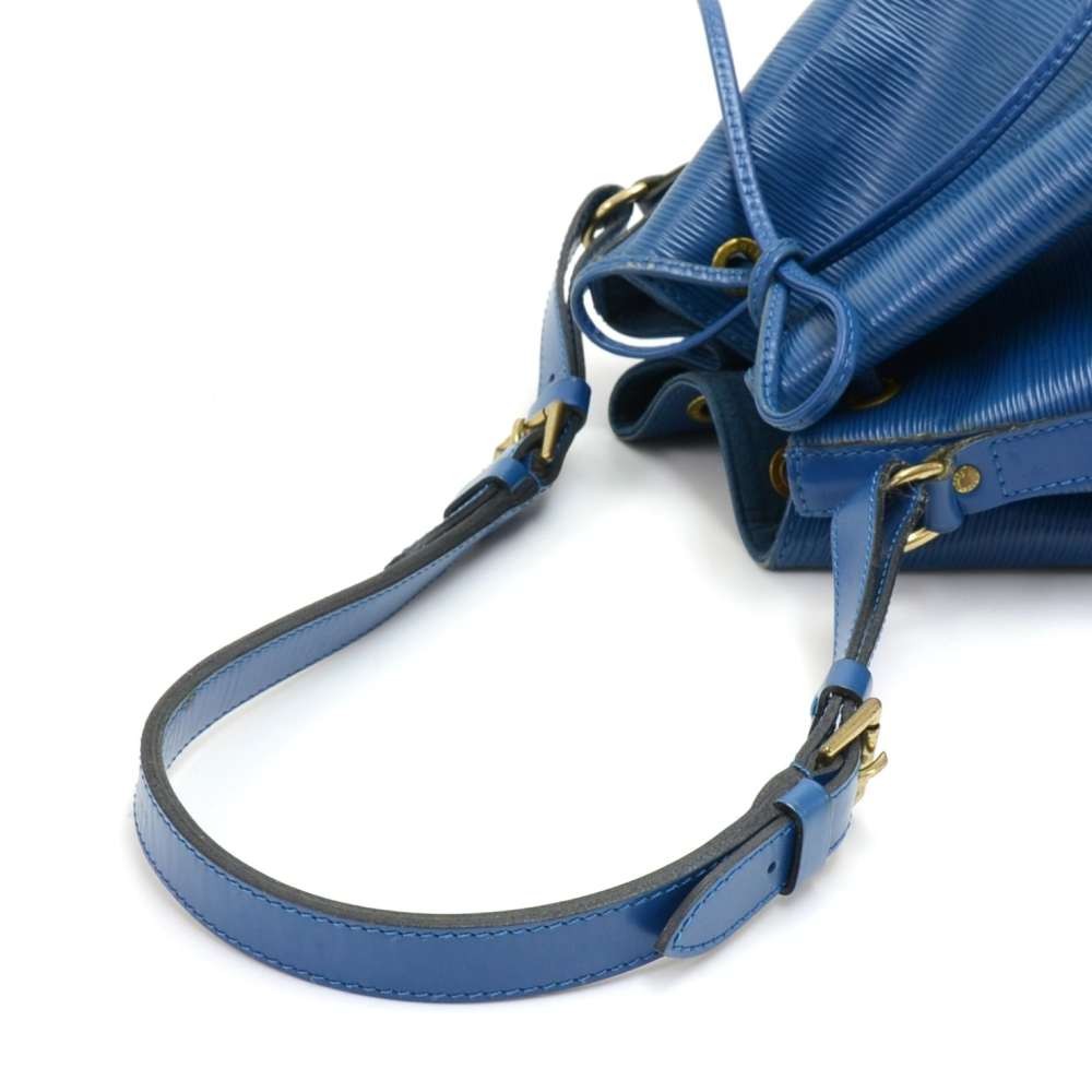 Louis Vuitton Epi Petit Noe M44105 Blue Leather Pony-style calfskin  ref.928233 - Joli Closet