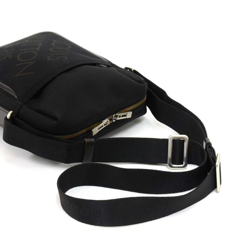 LOUIS VUITTON Authentic Men's Citadin Damier Jean Noir Shoulder Bag  Black Zipper