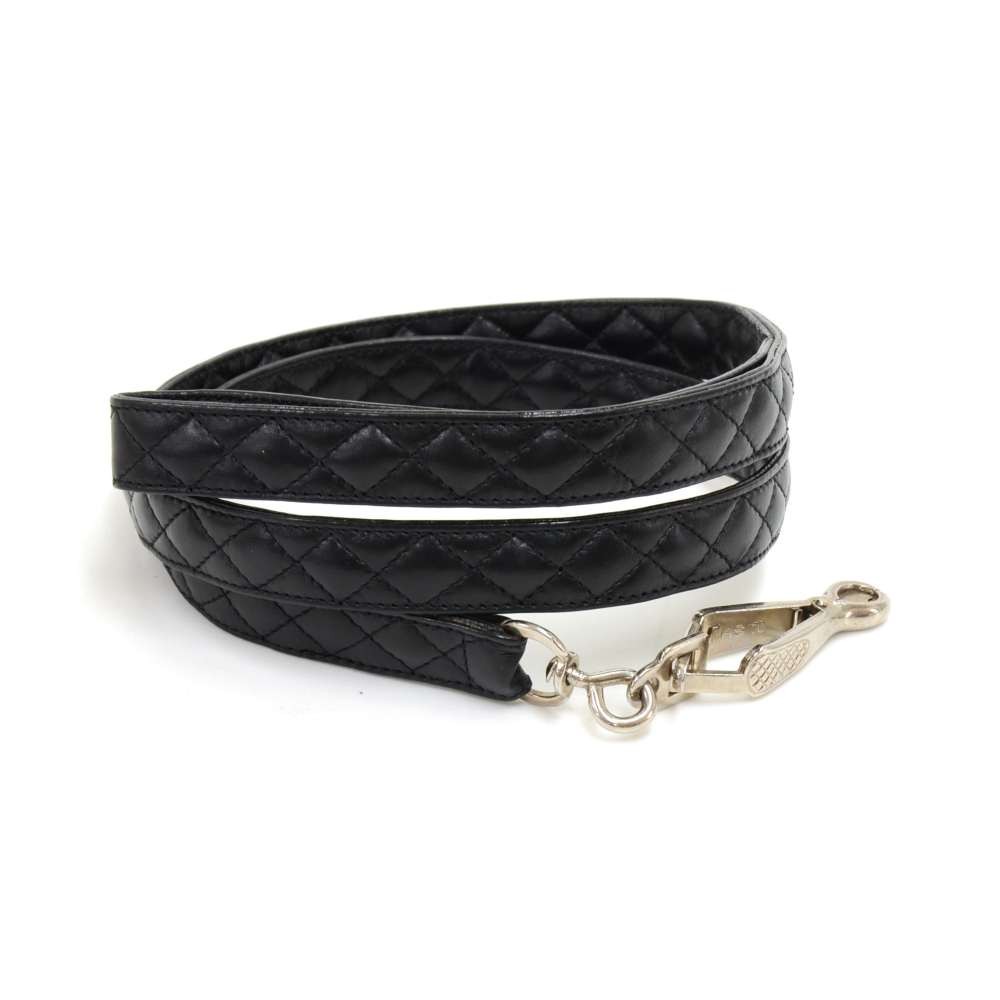 Chanel dog leash Black Leather ref.230121 - Joli Closet
