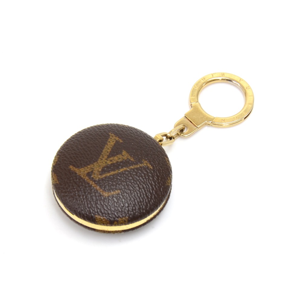 Louis Vuitton Damier Ebene AstroPill Key Holder Light KeyChain ref.293994 -  Joli Closet