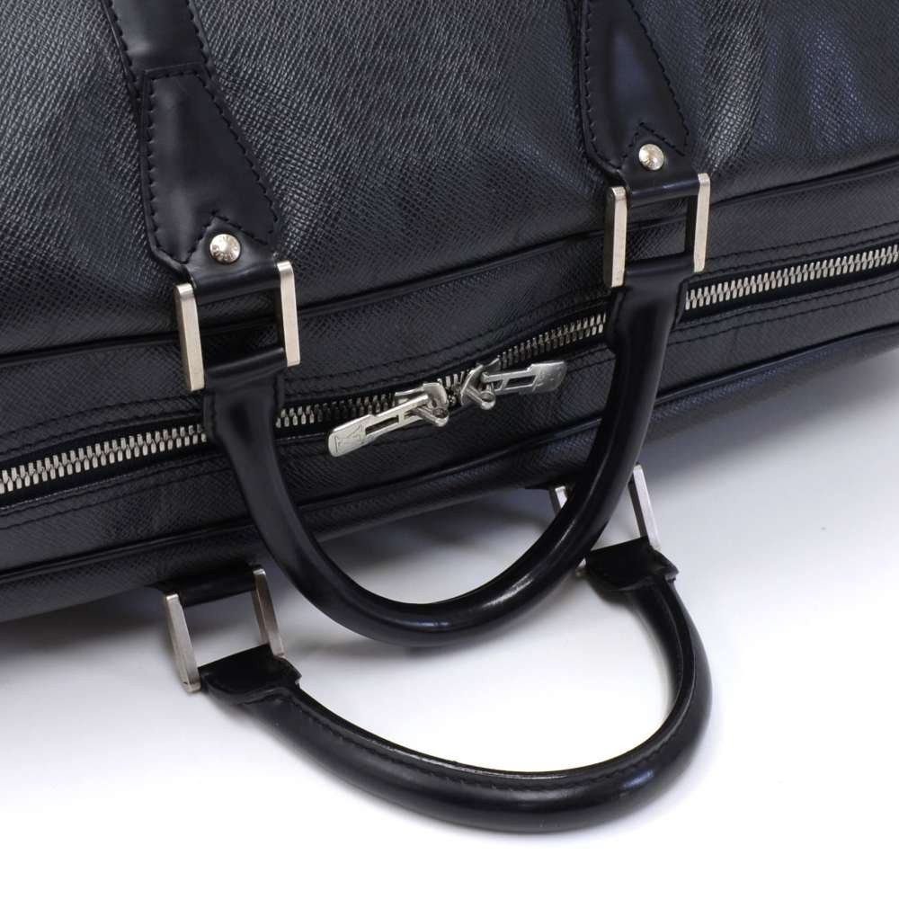 Louis Vuitton Kendall 50 Travel bag in Black Taïga leather and silver  hardware at 1stDibs