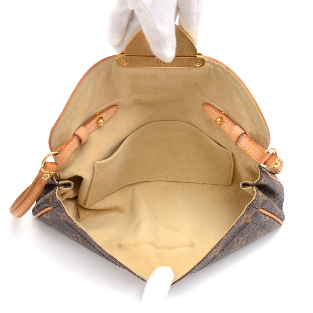 Louis Vuitton Monogram Vernis Amaranth Leather Félicie Pochette Clutch Bag  at 1stDibs