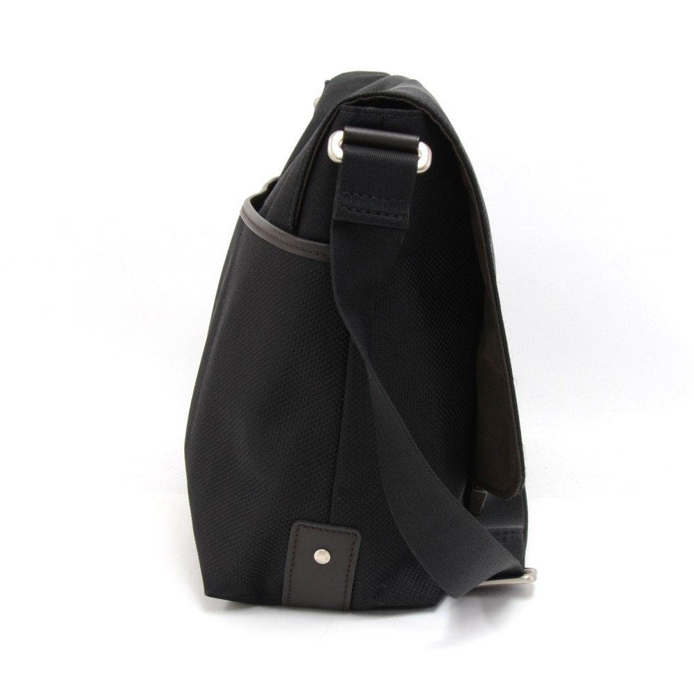  Louis Vuitton Louis Vuitton Damier Gean Messageer Shoulder  Bag M93032 Damier Geant Noir Damier Jean Canvas Men's Messenger Bag, noir :  Clothing, Shoes & Jewelry
