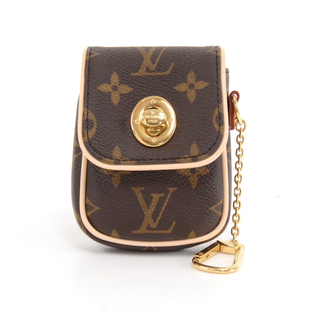 TrustyShops - Louis Vuitton Adds a Bit of Whimsicality to Its Icons - Louis Vuitton  2006 pre-owned mini monogram Pochette Tulam purse