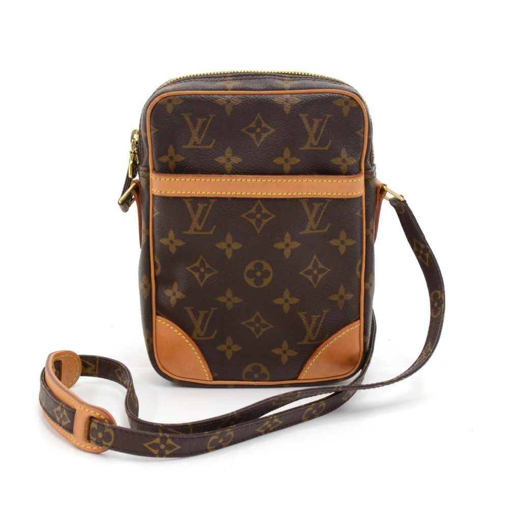 Louis Vuitton Danube  Crossbody VERY GOOD Monogram Bag Purse Leather  Zip