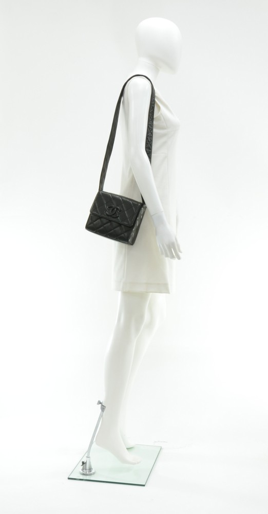 Ivory Chanel Bag - 45 For Sale on 1stDibs