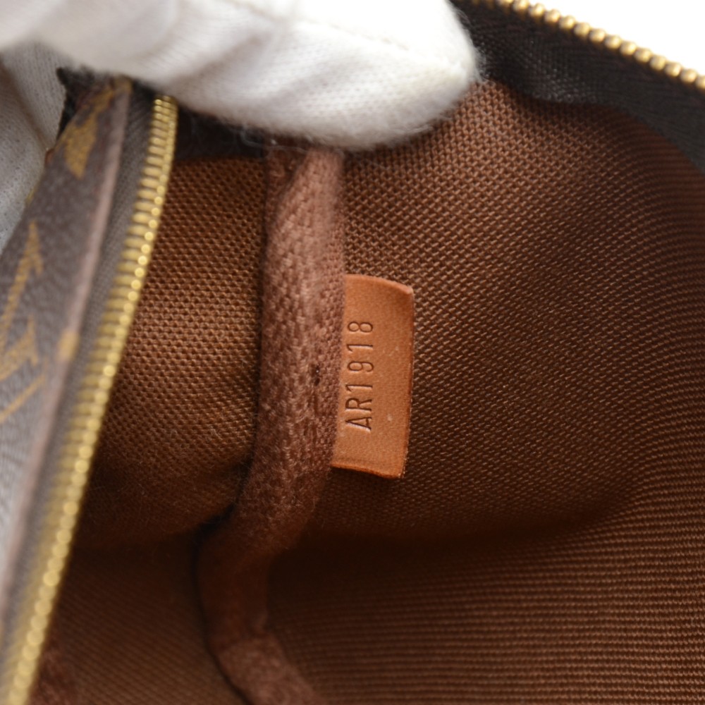 Lot 3109 - Louis Vuitton Monogram Pochette Handbag
