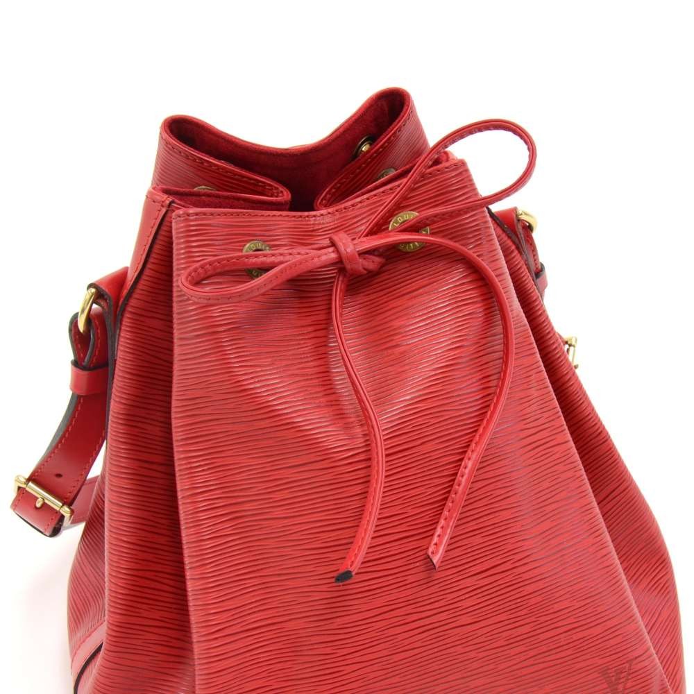 Louis Vuitton Petit Noé Leather Shoulder Bag (pre-owned) in Red