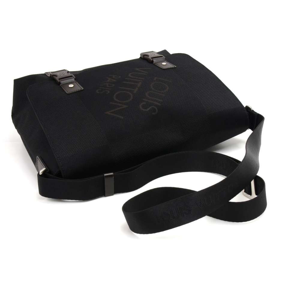 Louis Vuitton, Bags, Louise Mm Cha Noire Black Messenger Flap Bag