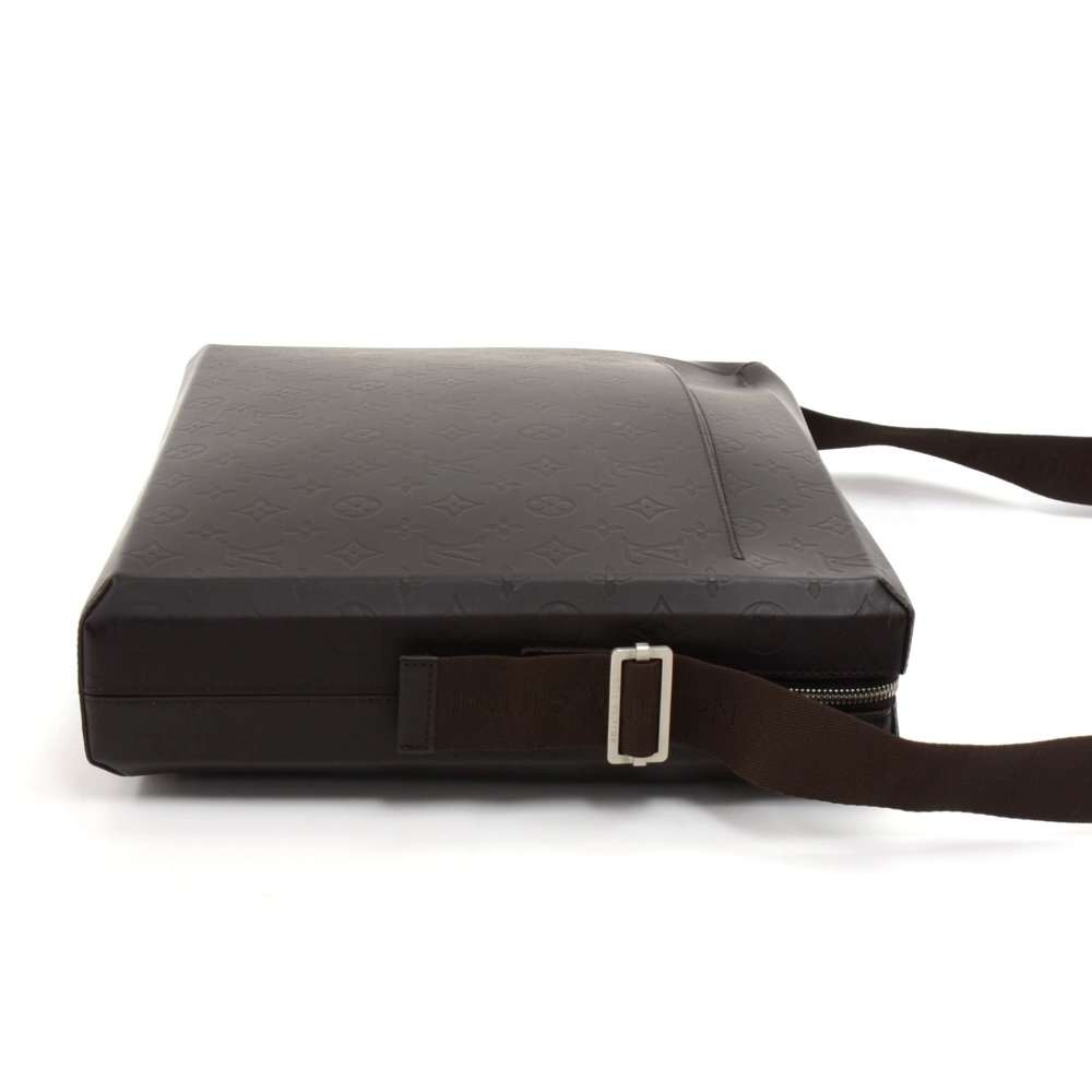 Louis Vuitton Steve Messenger Bag Monogram Glace Leather at 1stDibs