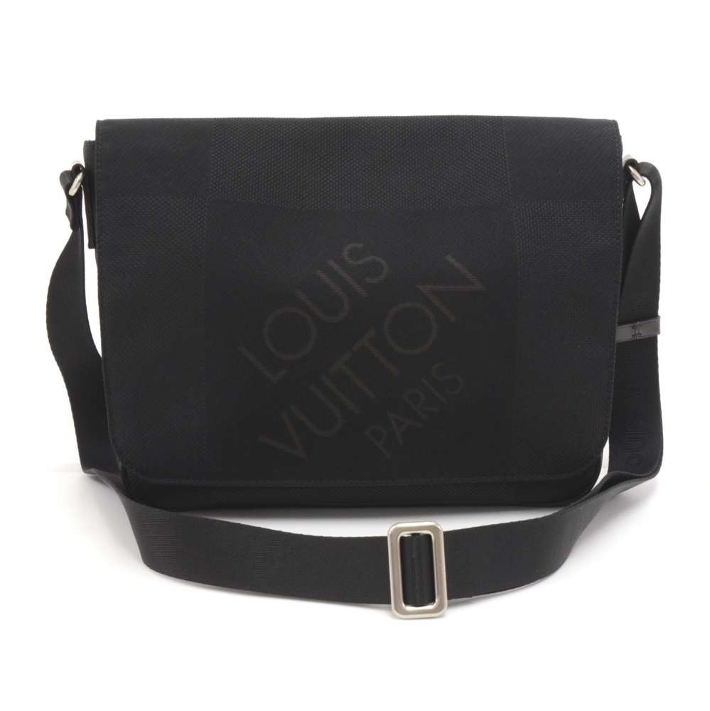 Louis Vuitton Louis Vuitton Petit Messager Black Noir Damier Geant
