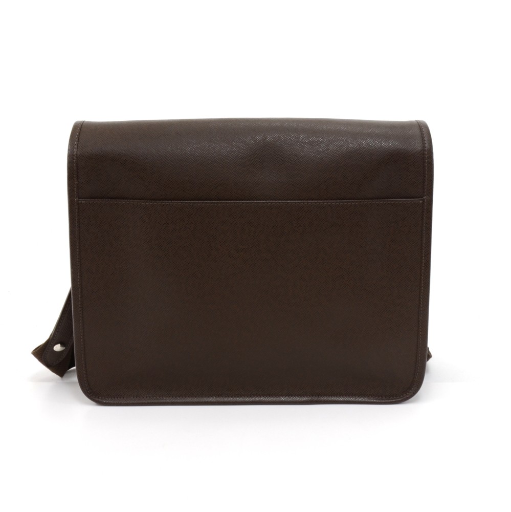 LOUIS VUITTON Brown Taiga Leather Viktor Messenger Bag – portluxe