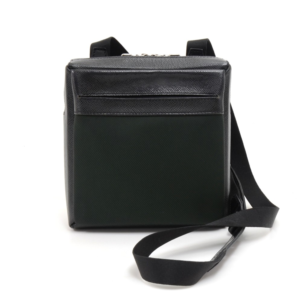 Pre-Owned Louis Vuitton Second Bag Veraia Black Ardoise Taiga