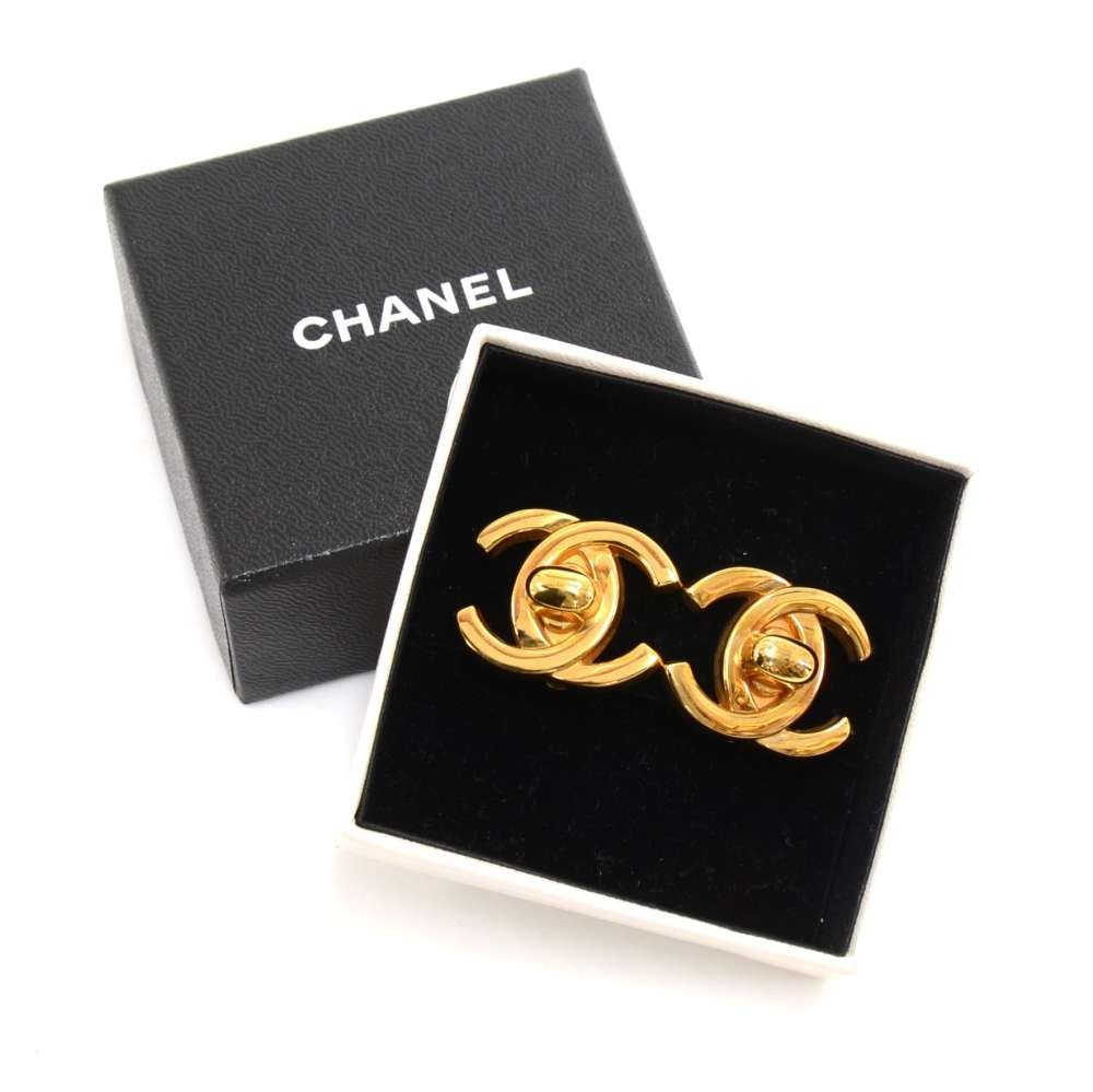 Vintage Chanel Coco Chanel Round Earrings Clip-On – Timeless Vintage Company