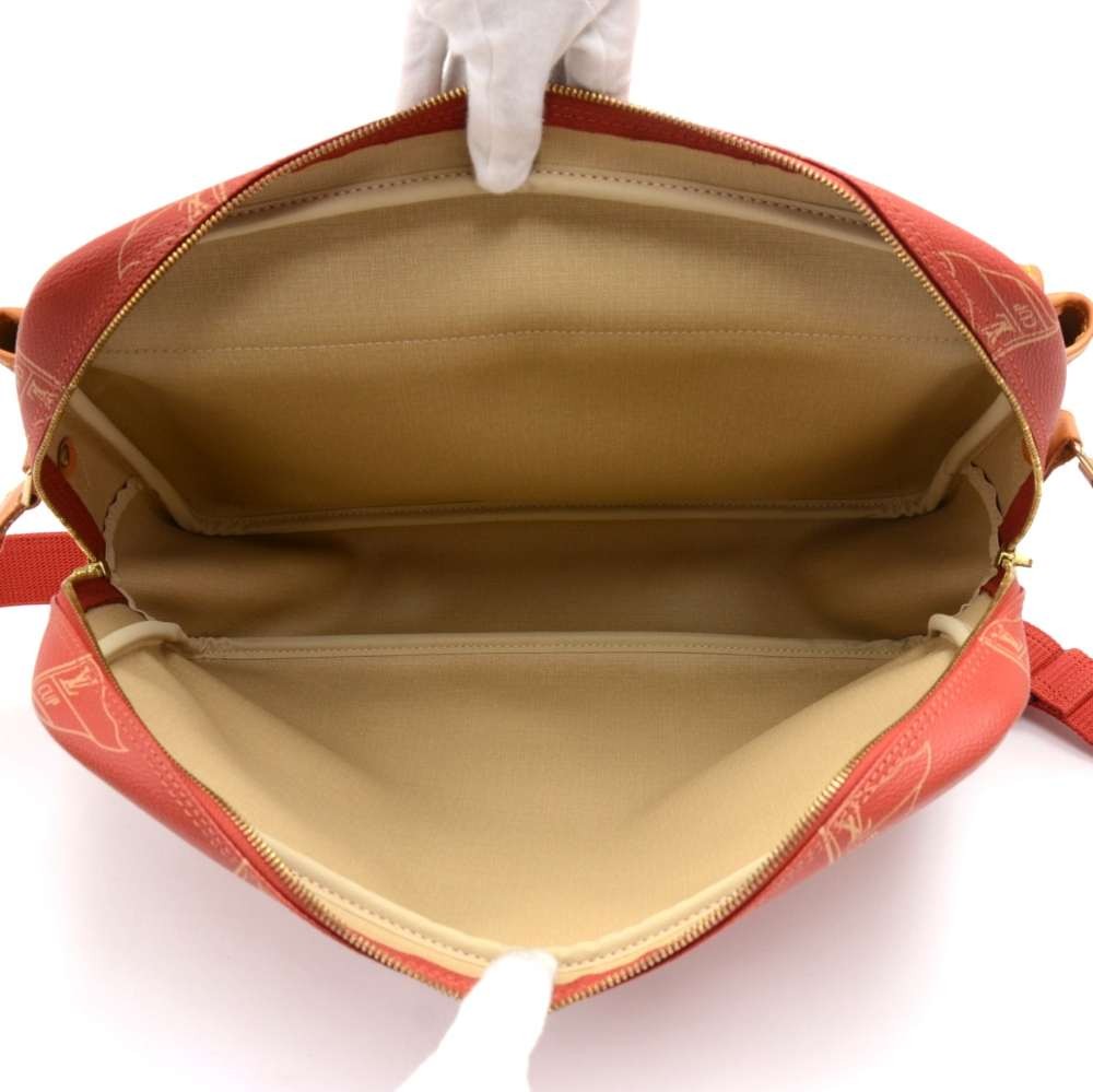 Louis Vuitton Red Americas Cup Calvi Messenger Bag Leather Plastic  ref.219046 - Joli Closet