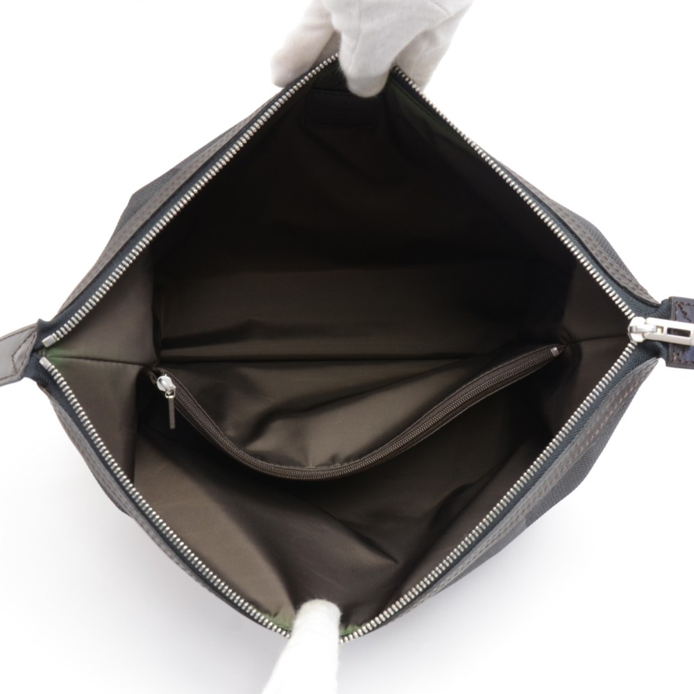 Louis Vuitton Damier Geant Albatros Trousse Toiletry Bag - Black Toiletry  Bags, Bags - LOU724226