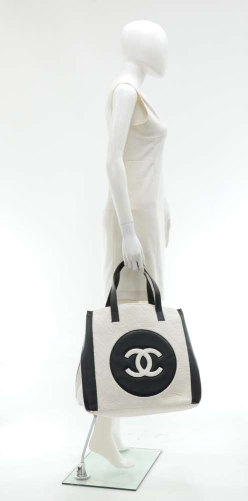 Chanel Chanel White Quilted Cotton & Leather CC Logo XLarge Shoulder
