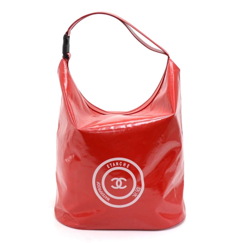 Chanel Women's Red Hobo Bags