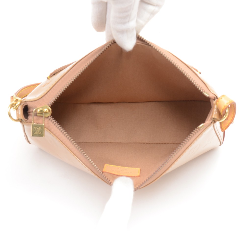 Louis Vuitton Monogram Vernis Mallory Square Shoulder Bag - Neutrals  Shoulder Bags, Handbags - LOU392983
