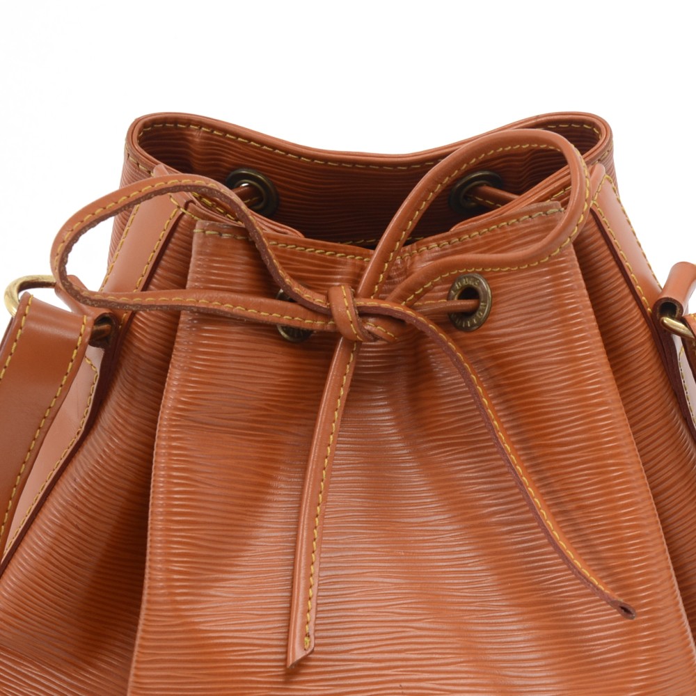 LOUIS VUITTON PETIT NOE Epi Cipango Gold Light Brown Shoulder Bag No.998