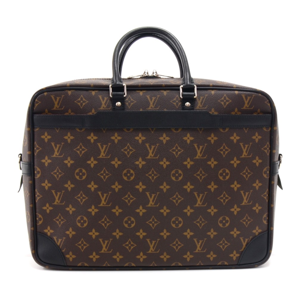 Louis Vuitton PORTE-DOCUMENTS VOYAGE PM . Like new with box and dust bag.