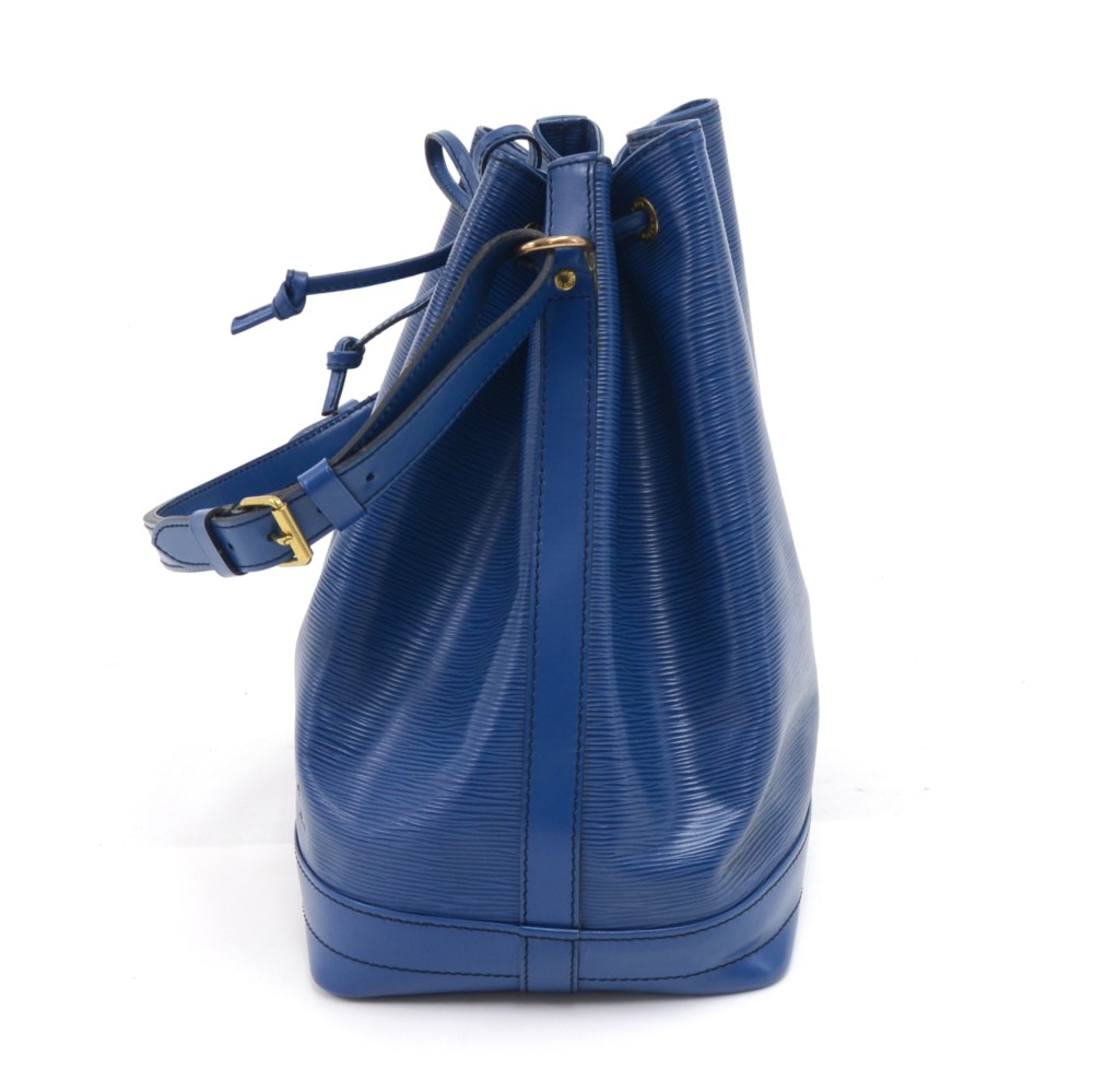 Vintage Louis Vuitton M44105 Toledo Blue Petite Noe Bucket Bag - Nina  Furfur Vintage Boutique