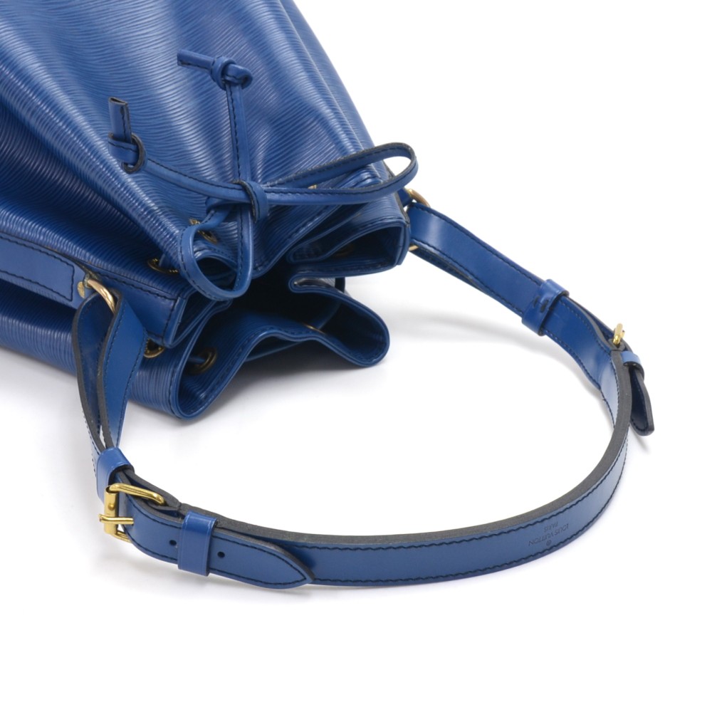 LOUIS VUITTON LV Noe GM Drawstring Shoulder Bag Epi Leather Blue M44005  65AC675