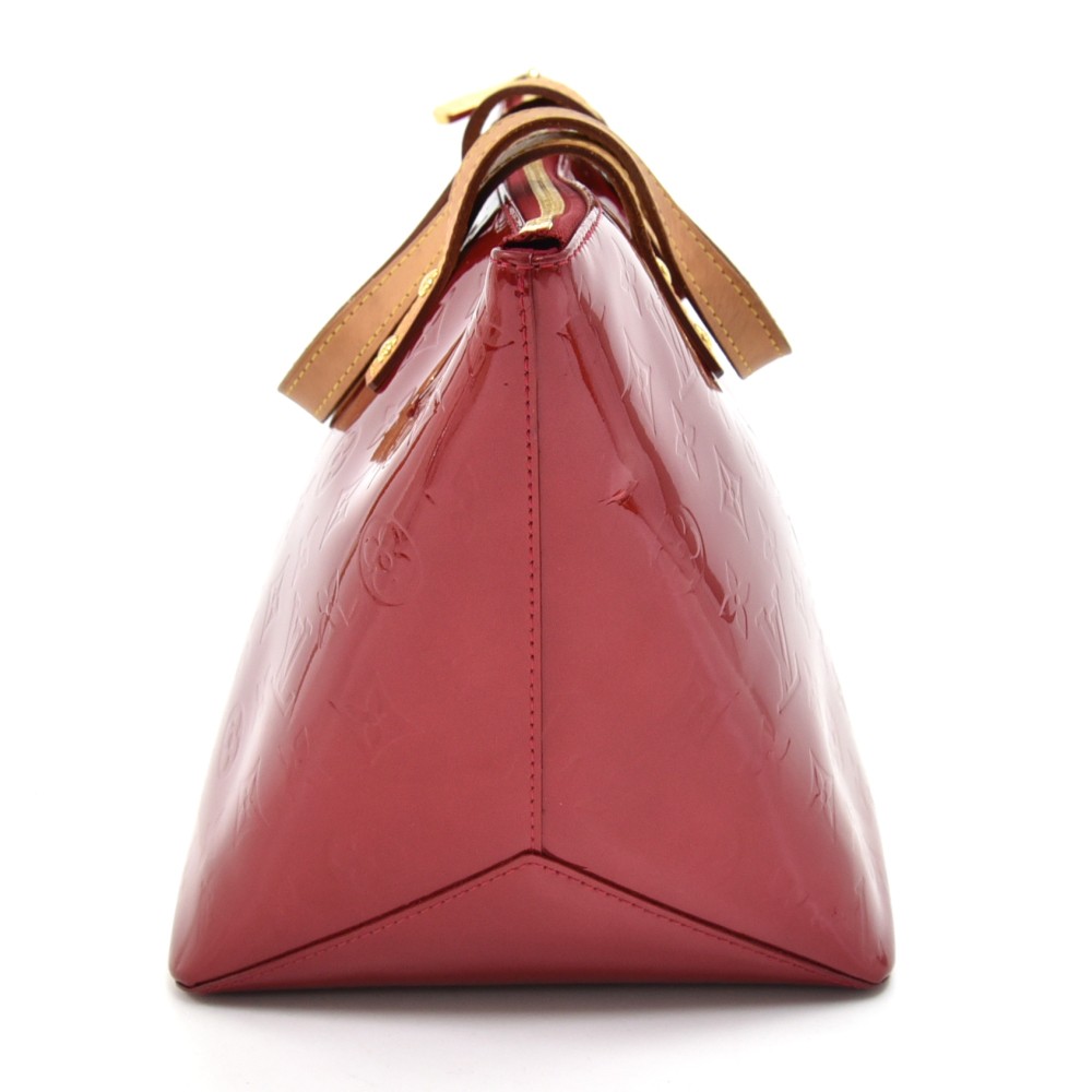 At Auction: Louis Vuitton, LOUIS VUITTON MONO VERNIS BELLEVUE RED HANDBAG