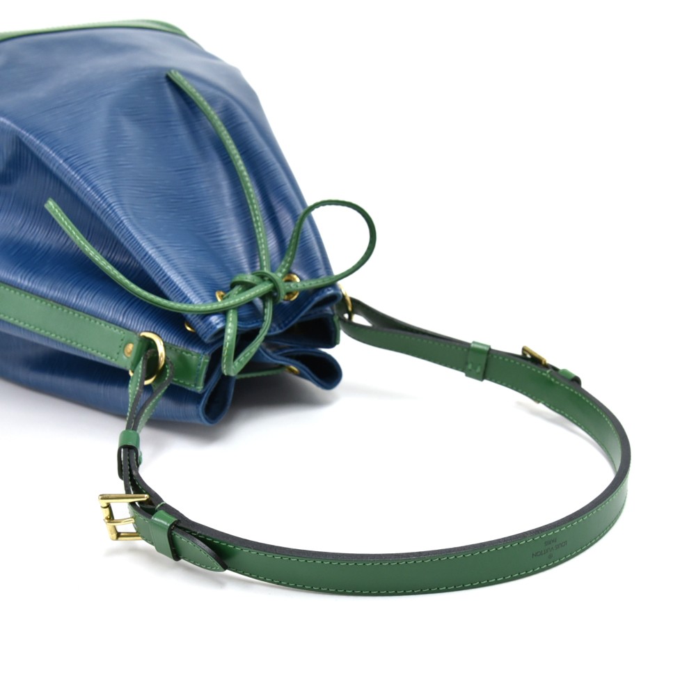 Blue Louis Vuitton Epi Bicolor Petit Noe Bucket Bag – Designer Revival