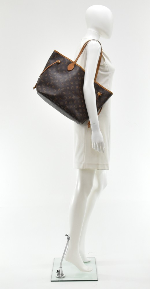 Authentic Louis Vuitton Classic Monogram Neverfull mm Tote Shoulder Bag