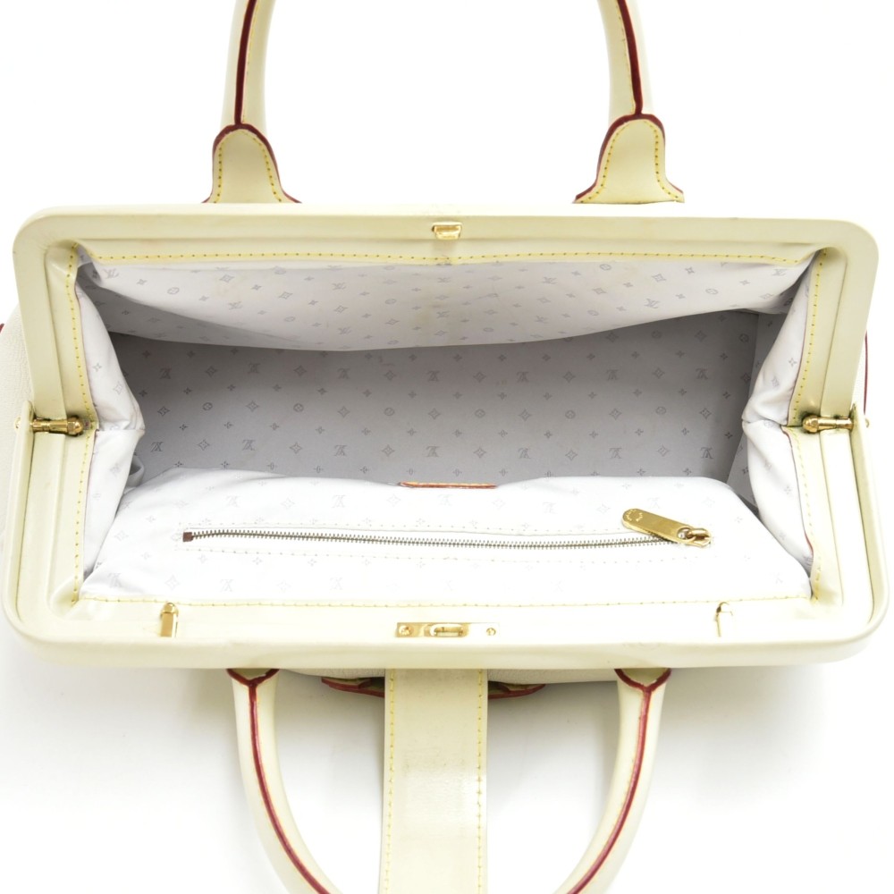 Leather crossbody bag Louis Vuitton White in Leather - 27465835
