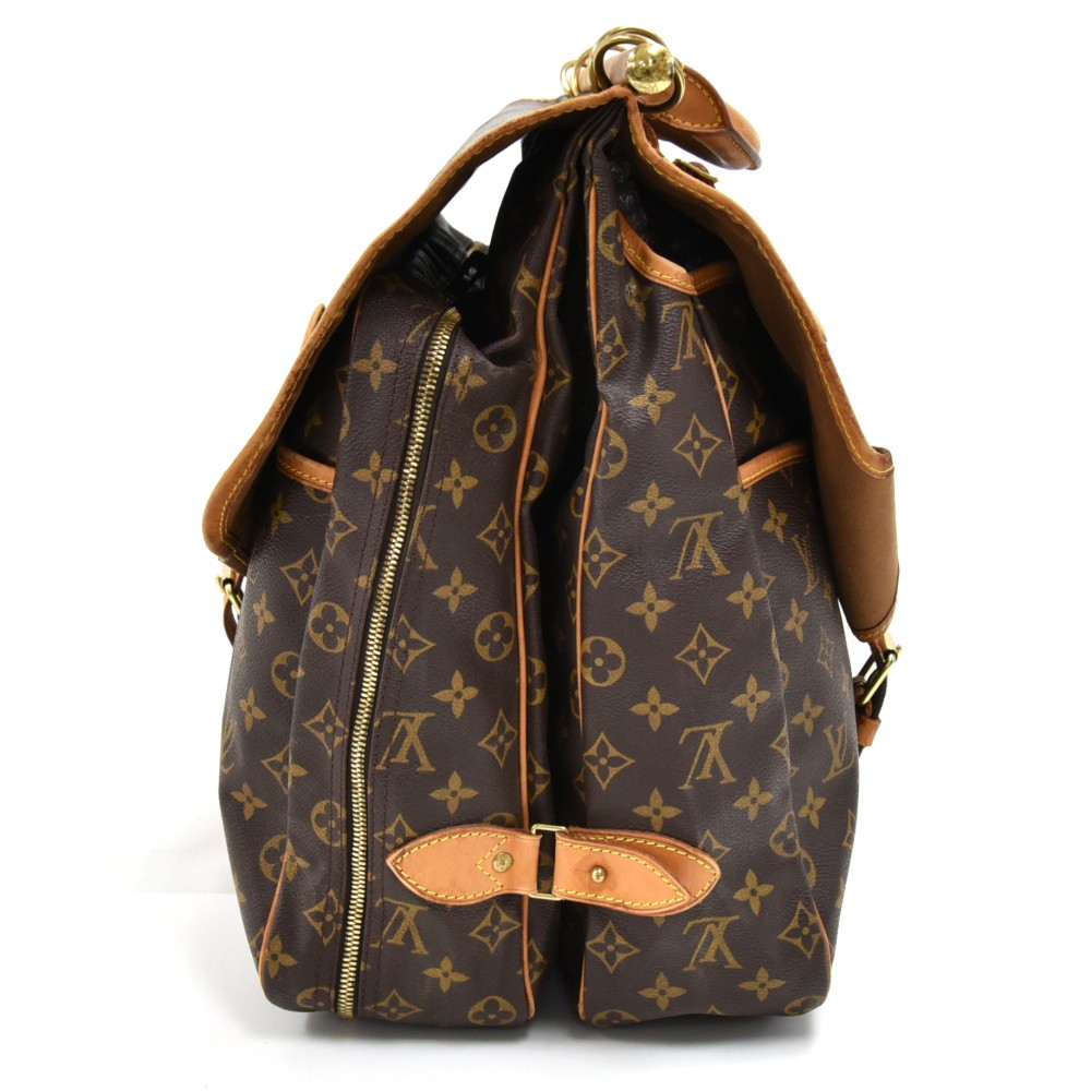 Louis Vuitton Sac Chasse Hunting Bag Monogram Canvas - ShopStyle Travel  Duffels & Totes