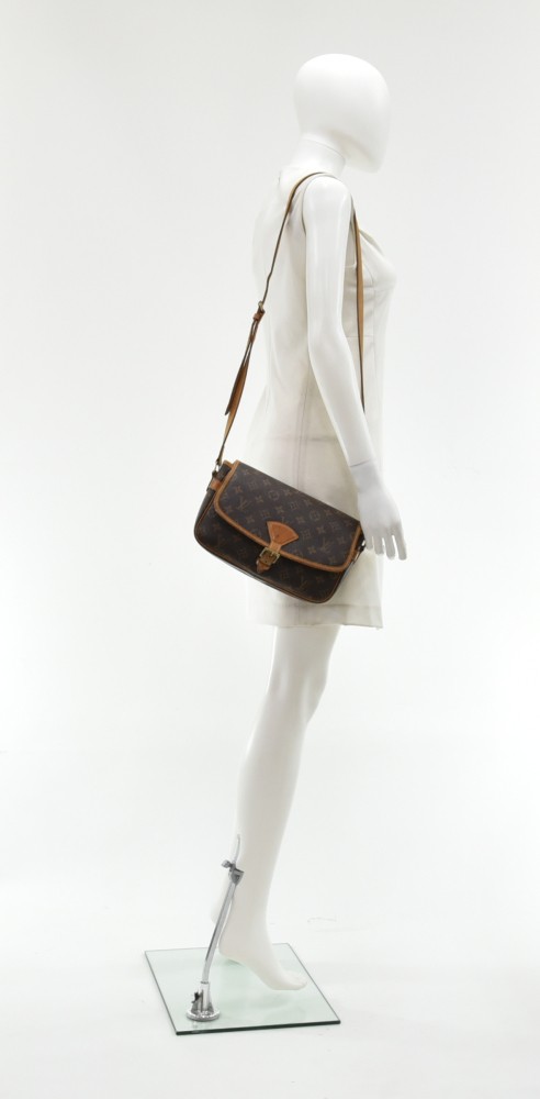 Louis Vuitton Sologne Messenger Crossbody Bag with dust bag at 1stDibs  louis  vuitton sologne crossbody bag, louis vuitton sologne bag, lv sologne bag